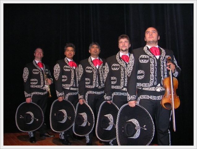 Mexická hudba Mariachi - klikni pro plnou velikost